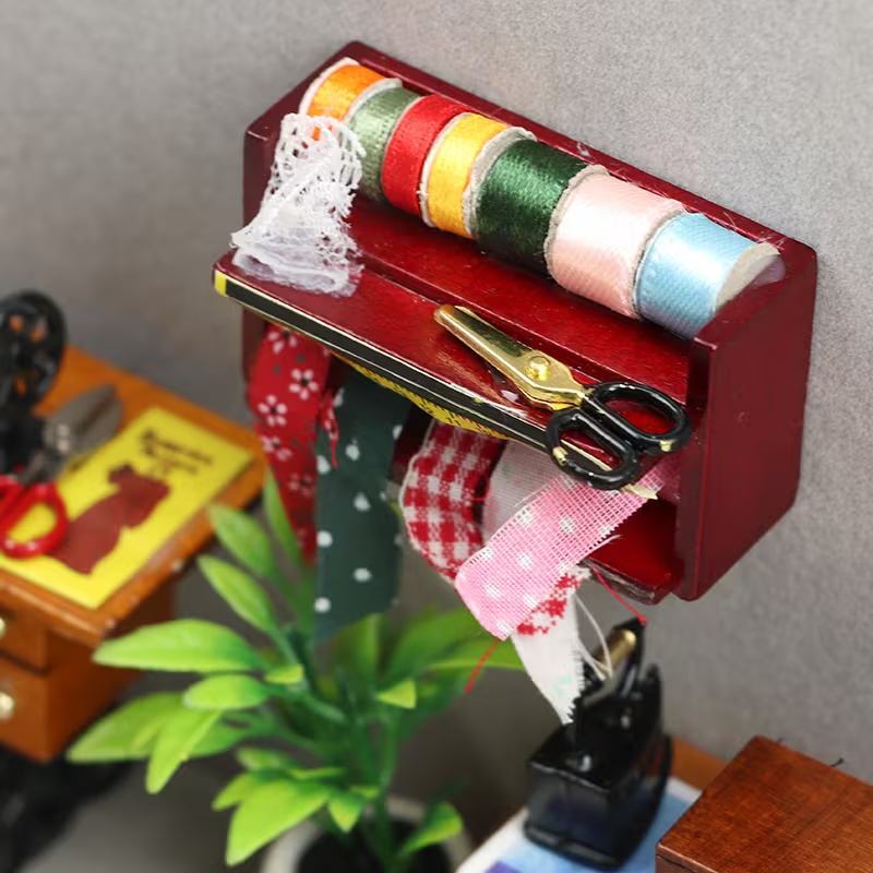 Dollhouse Mini Sewing Box with - Sewing Factory recension och pris