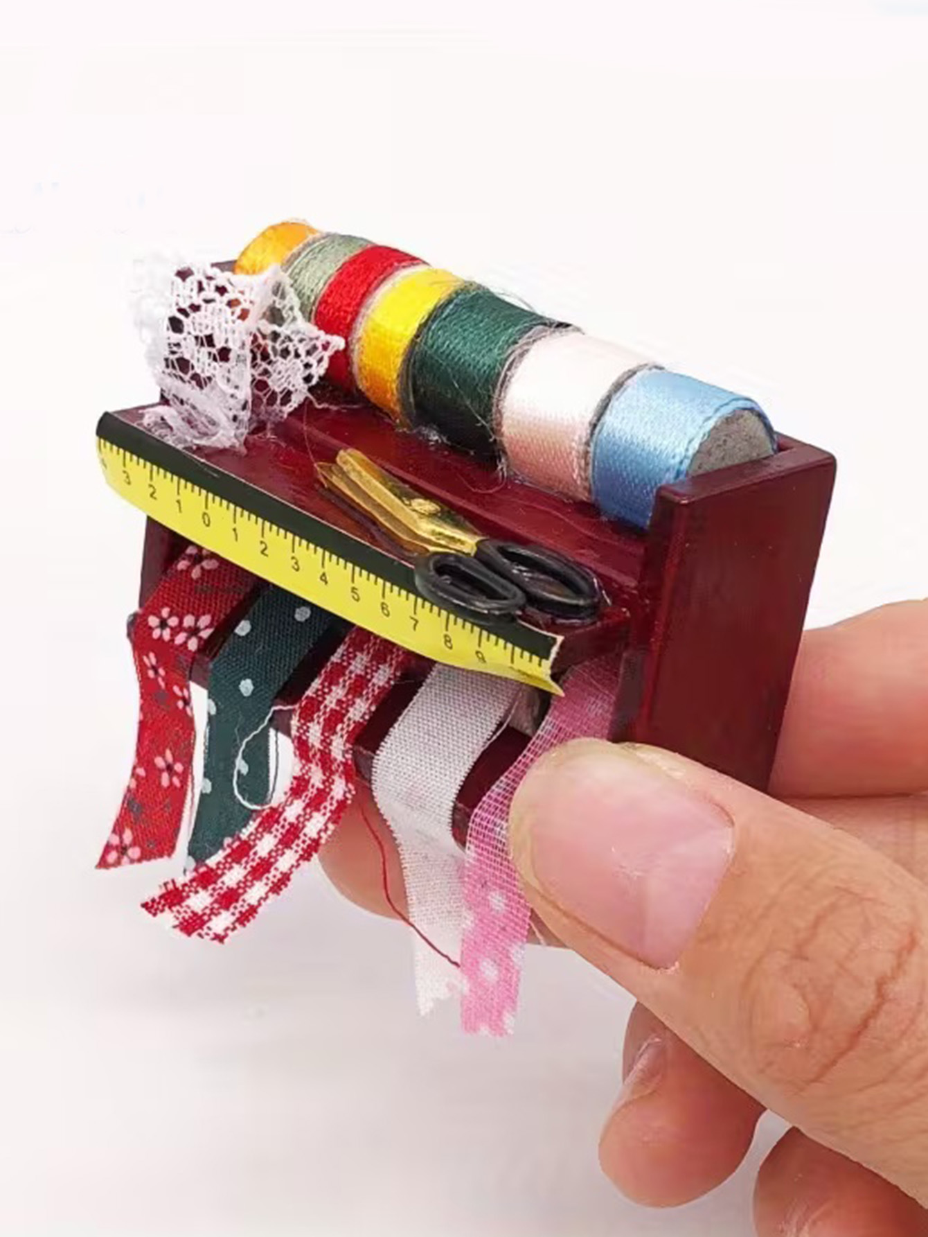 Dollhouse Mini Sewing Box with - Sewing Factory recension och pris